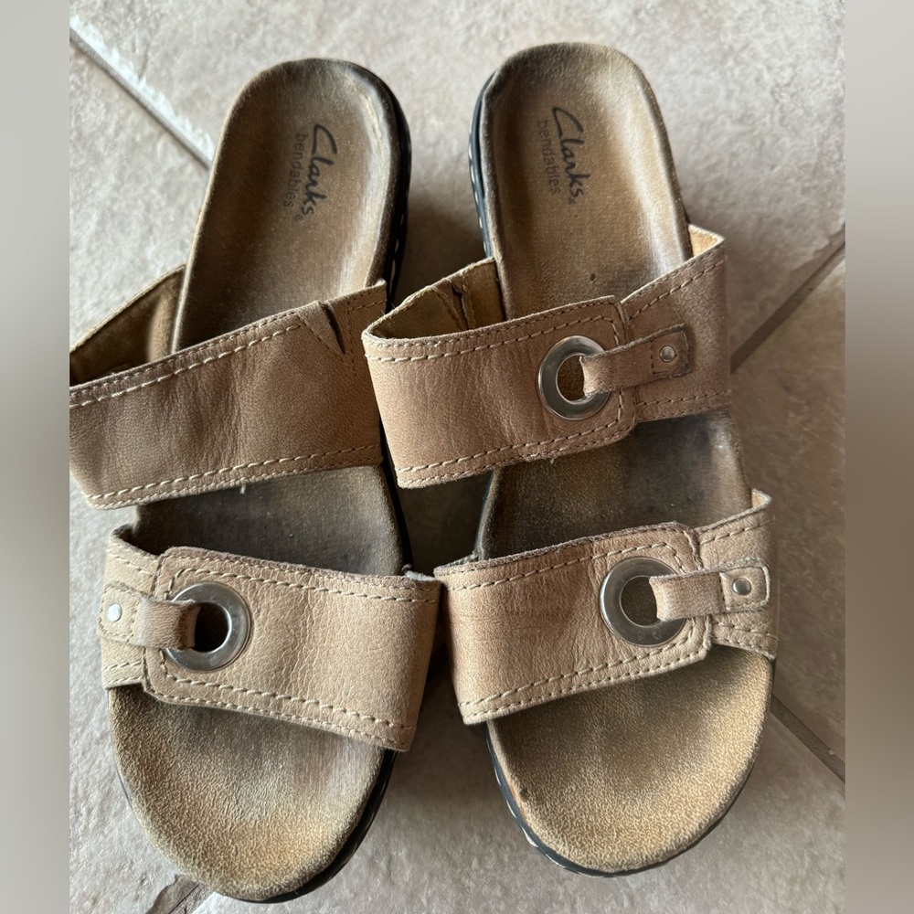 Clarks size 40 sandals